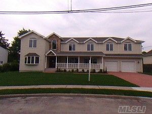 Magnificent O/S Colonial. Vinyl Siding & Fieldstone Brick. Enlarged Living Room W/Fplc, Magnificent Den, Large Kitchen W/Breakfast Nook, Large Dr, Master Suite W/Vaulted Ceilings, Jacuzzi, Fireplace (Gas). Cac, Full Finished Bsmt W/Bath. Brick Driveway. Must See To Appreciate.