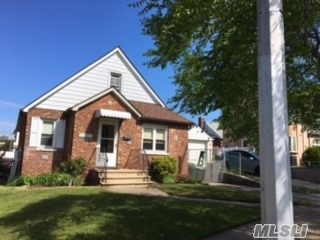 Lovely Desired Private Block, Hardwood Floors, 4 Bedrooms , Finished Basement With Sep Ent Walk To Park, Trans