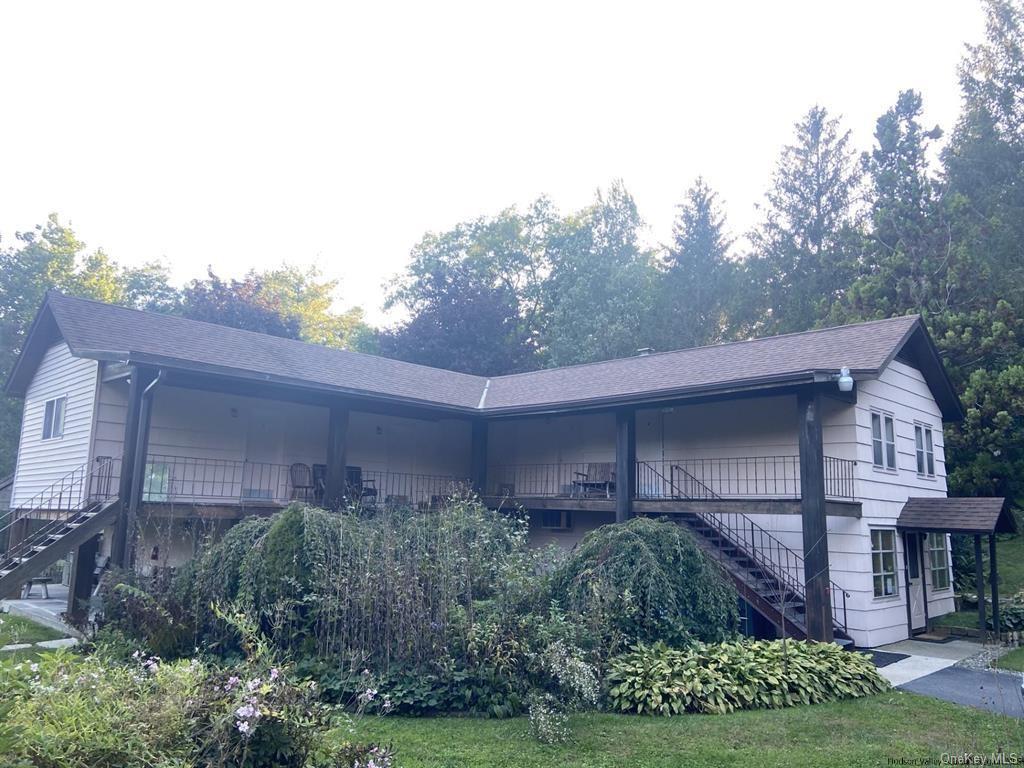 Single Family in Copake - State Route 22  Columbia, NY 12517