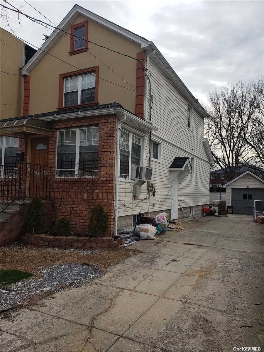 Single Family in Jamaica - 255th  Queens, NY 11422