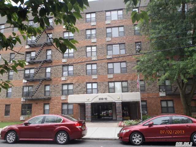 Junior4,  Located In A Well Maintained Development,  Two Blocks From Lirr.Waiting List For Parking For Additional $75/Per Month.