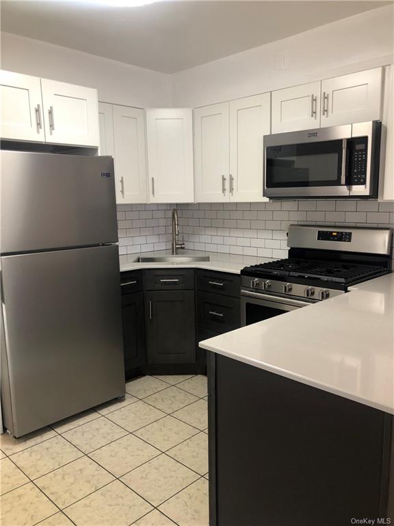 Apartment in Bronx - Meagher  Bronx, NY 10465