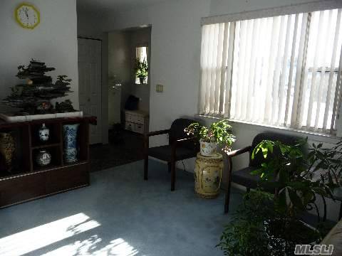 Apt In Courtyard, Southern Exposre, 3 Big Bed Rooms, Cac Is 6 Years Old, 26 Sd.