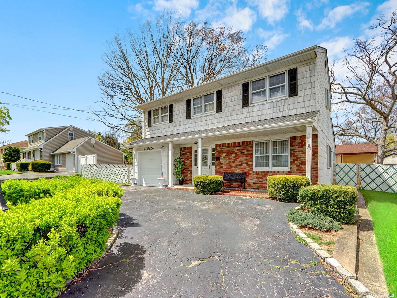 Listing in West Babylon, NY