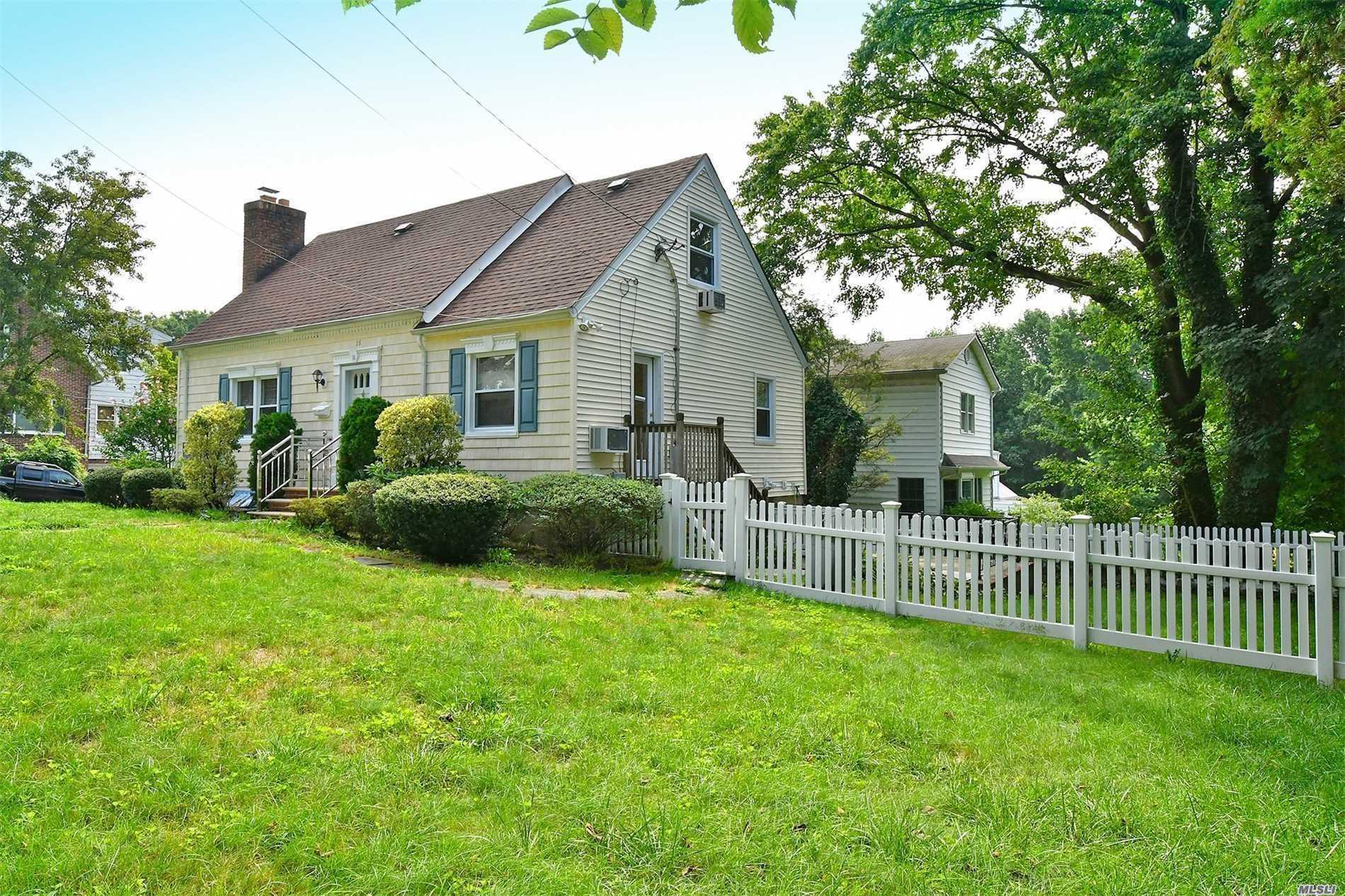 Excellent Cape In Manhasset School District, Lr, Fr, 3 Bedrooms, 2 Full Bath, Kitchen, Formal Dining Room. Basement with Separate Entrance has 2 Rooms, Half Bath, Laundry Room, lots of Storage.Train Station close by connects to Queens , Manhattan & Long Island. Road commute easy with LIE & Northern State Parkway around the house. Beautiful House Situated At Convenient Location.