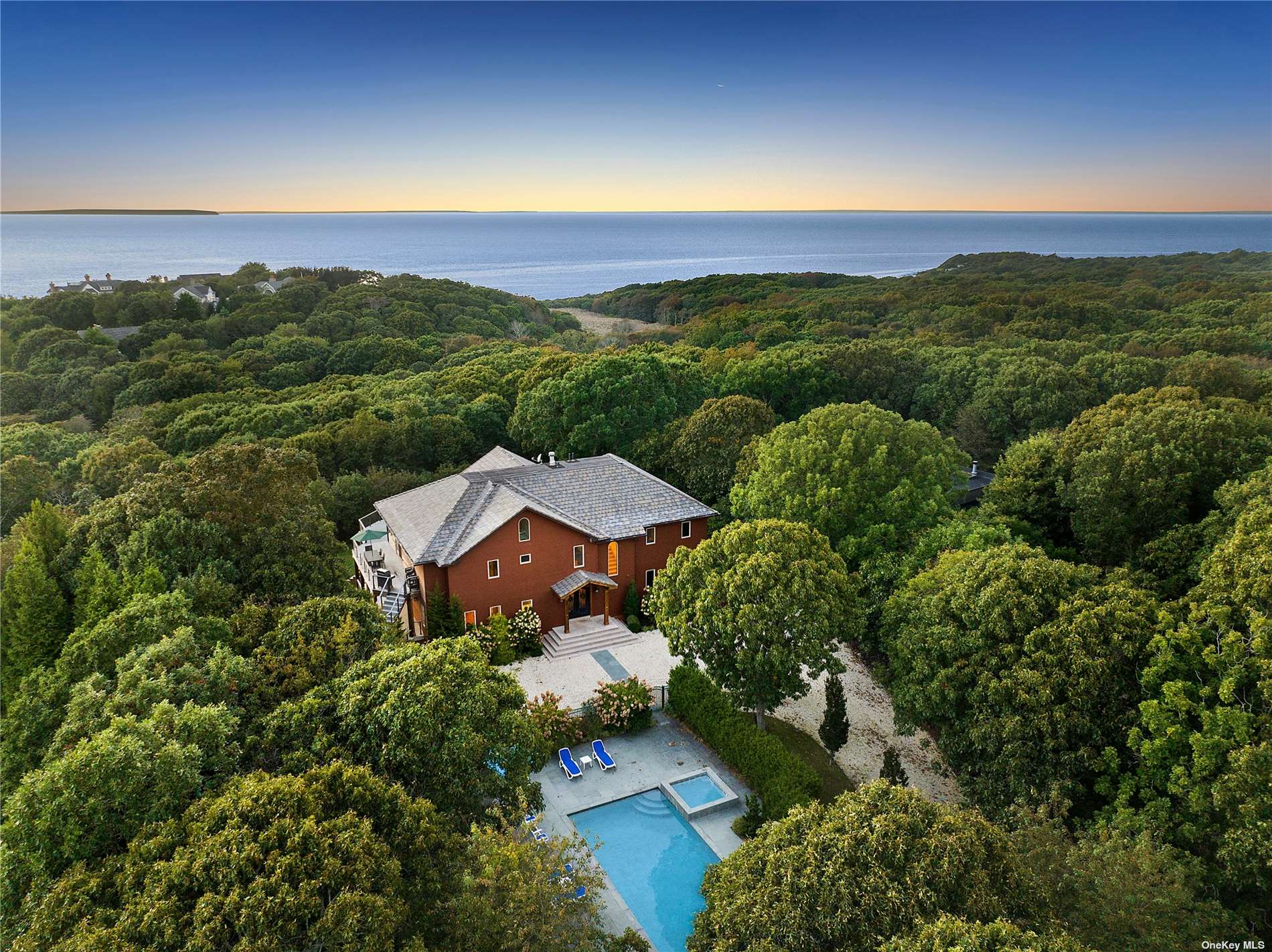 Single Family in Montauk - Royal Oak  Suffolk, NY 11954