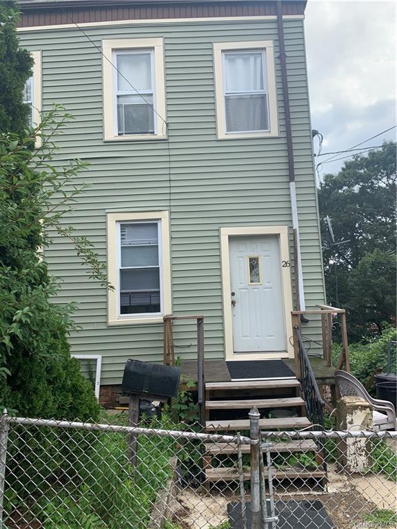 Single Family in Yonkers - Vineyard  Westchester, NY 10703