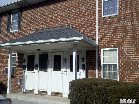 Spacious 1 Br Upper Unit With Fresh Paint! Attic Storage.