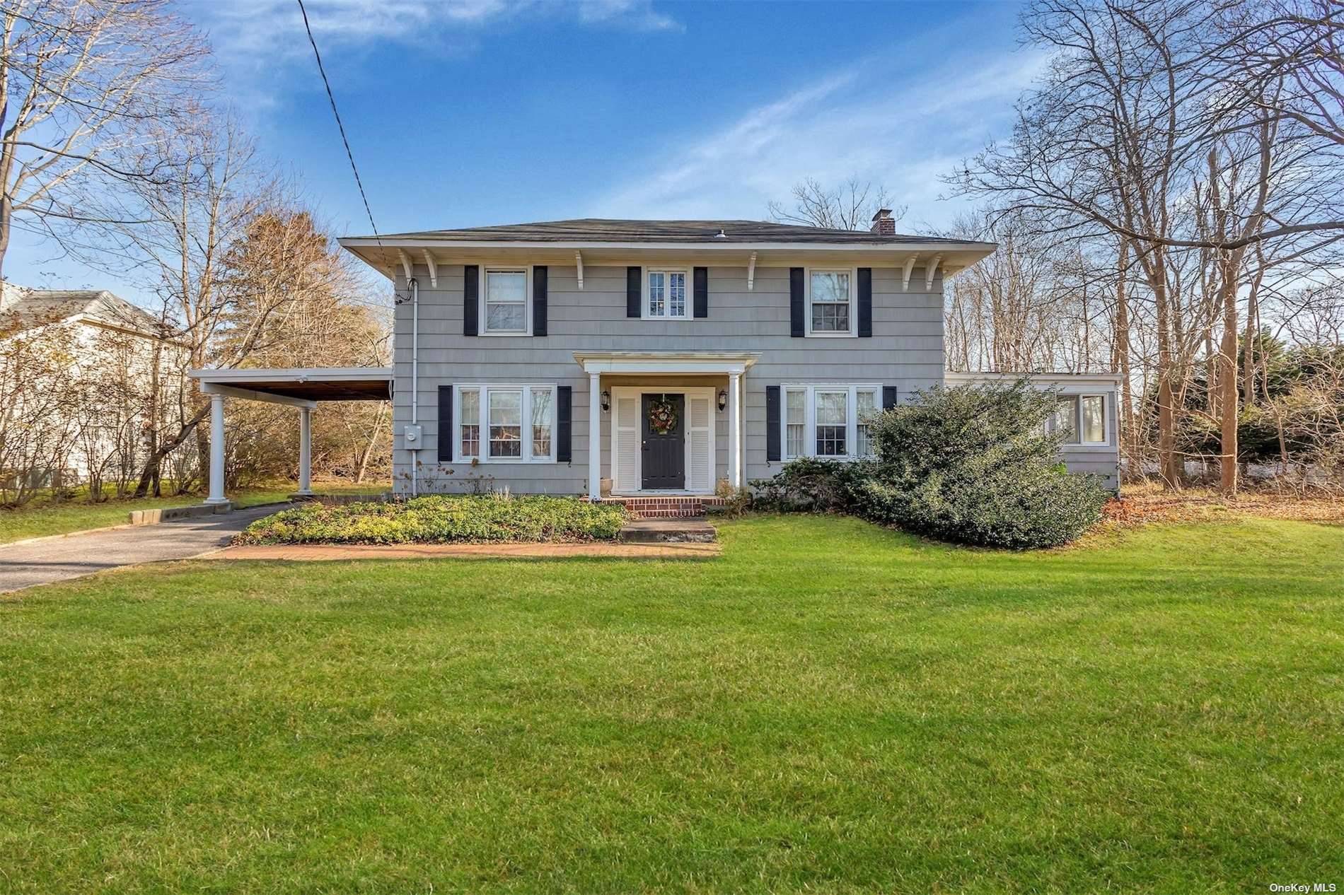 Single Family in Bayport - Suydam  Suffolk, NY 11705