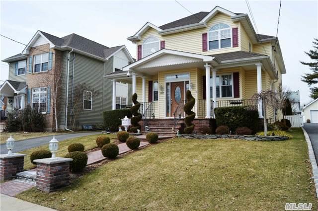 Huge Side Hall Colonial With 5 Bedrooms,  3 Full Bathrooms Built In 2007. Entry Foyer,  Living Room,  Huge Dining Room,  Eat-In-Kitchen With Centre Island,  Breakfast Area & Family Room With Gas Fire Place. Master Bedroom Has Jacuzzi Bathtub And Shower. Architectural Details Like Arched Doorways,  Crown Moldings & Wainscoting All Around. Long Driveway & 2 Car Garage. Cac/Cvac.