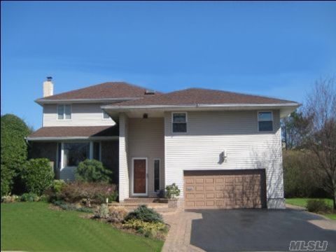 Spacious Multi-Level Home On Serine East Birchwood Block. Overzized Bright Great Room, With Custom Architectural Features Throughout The Home. 