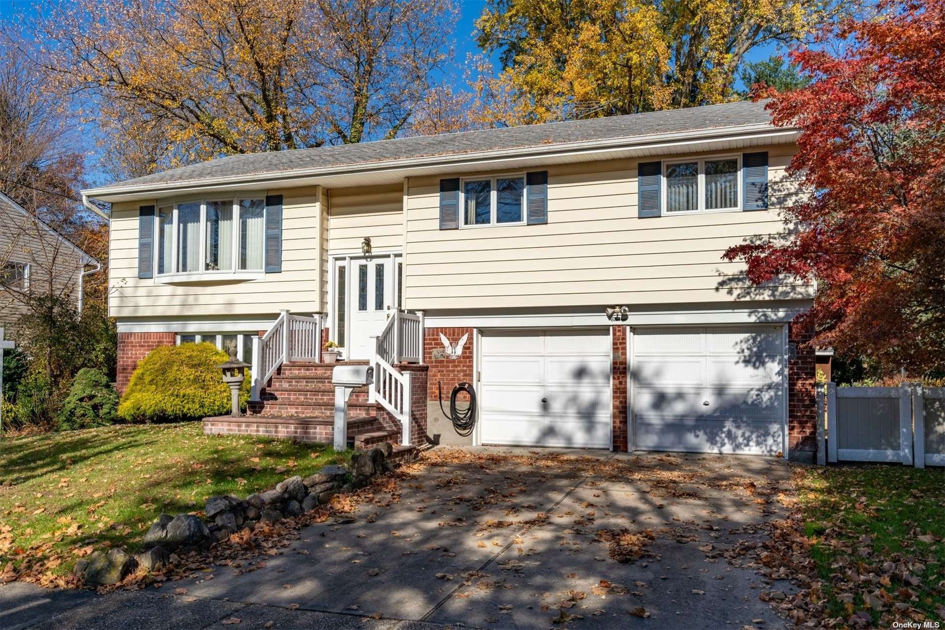 Single Family in Commack - Wicks  Suffolk, NY 11725