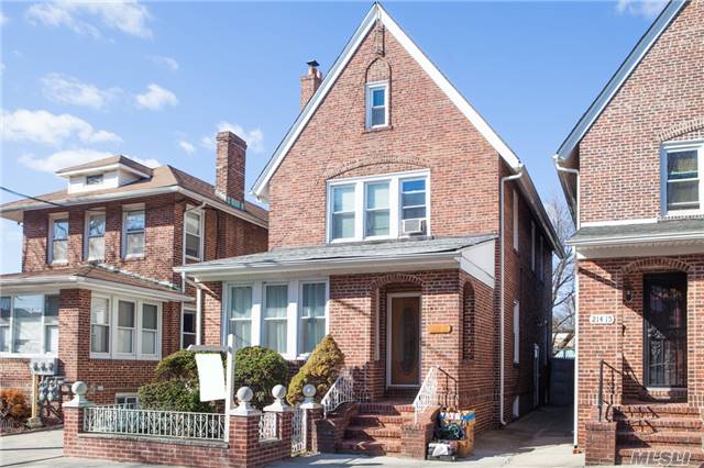 Bright And Welcoming Detached One Family Brick House In Move In Condition! Excellent Location, 5 Minute Walk To Lirr. School District 26.