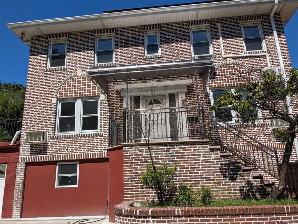 Single Family in Yonkers - Rumsey  Westchester, NY 10705