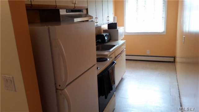 Don&rsquo;t Rent!! Buy This 1 Bedroom Co Op And Get Benefits Of Ownership For A Lot Less Than Rent, Hardwood Floors, Great Location Close To Parking, Laundry. Pet Friendly!! Maintenance Includes All Taxes, Heat And Hot Water, Use Of Pool, Gym And Clubhouse!