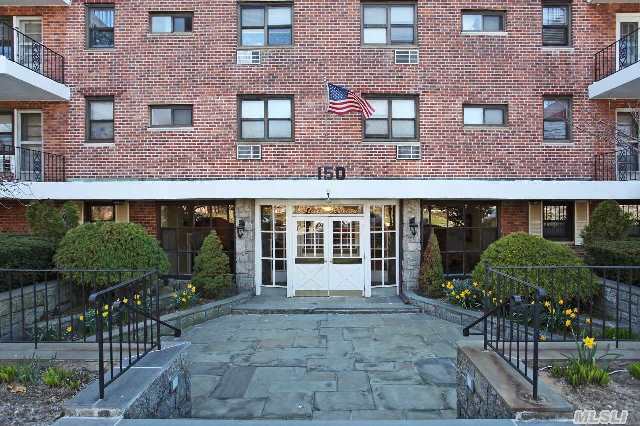 Nicest Co-Op Building In Freeport. Large L-Shaped Studio Converted To Junior 1 Bedroom. Like New Wall A/C And 2nd A/C In Br. Walk To Lirr, Shops, Restaurants, Nautical Miile, Libray. Olympic Pool & Security Cameras. W/D And Garbage Chute On Every Floor. Opt Parking Garage. Low Cost Electric, And Friendly Atmosphere. No Pets.