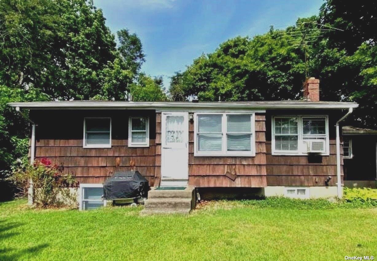 Single Family in East Northport - Carlson  Suffolk, NY 11731