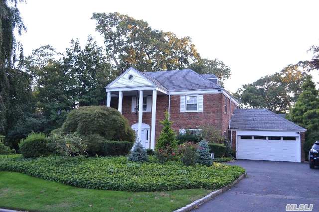 Classic All Brick Center Hall Colonial In The Heart Of Great Neck Estates.  The House Sits On 1/3 Of An Acre Of Beautifully Manicured Park Like Property.  The Over-Sized Den And Living Room Make The House Perfect For Entertaining,  Large Eat In Kitchen,  Full Basement And Full 2 Car Garage.  Tons Of Natural Light. Private Police,  Private Tennis,  Pool And Park.