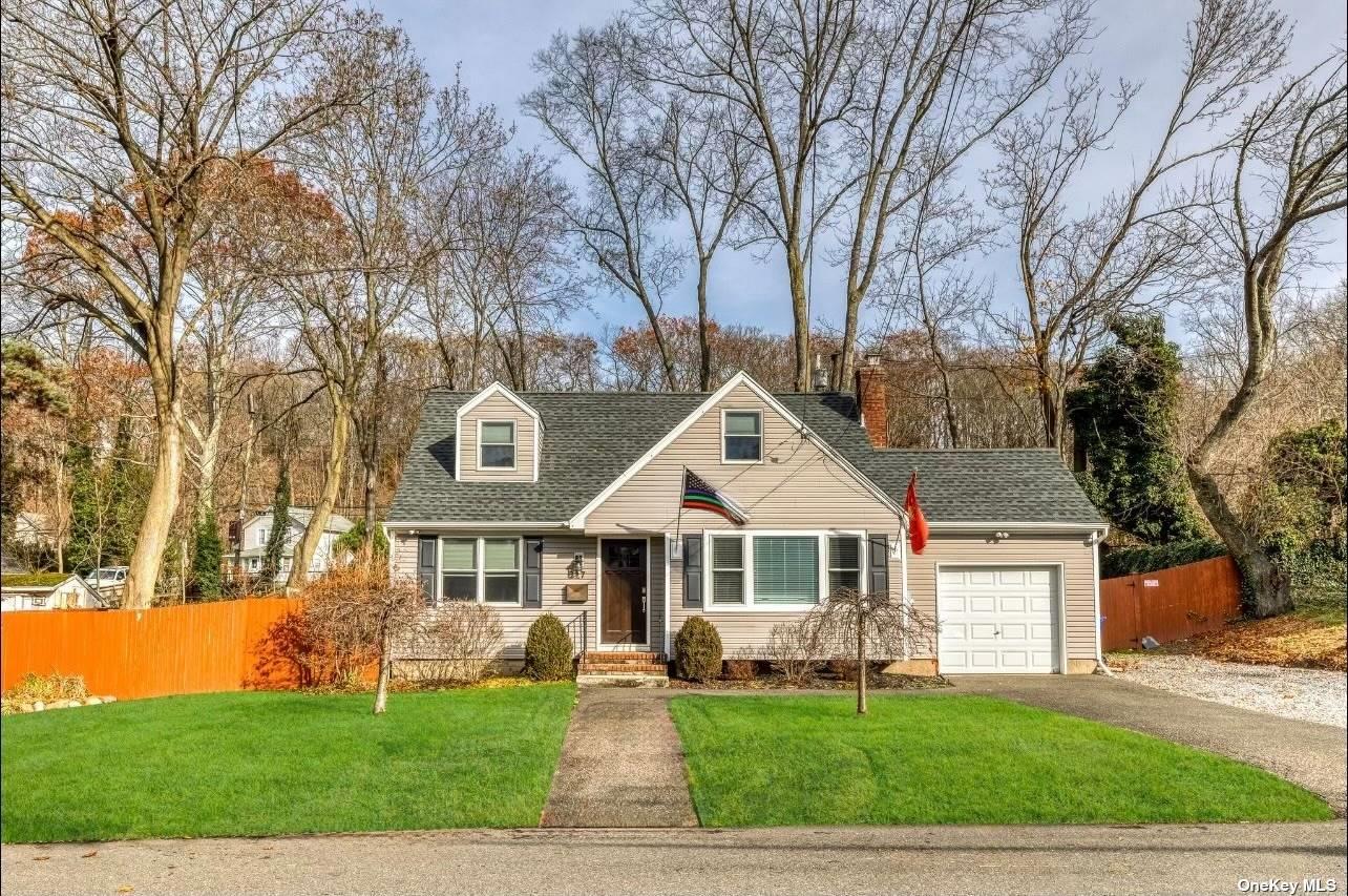 Single Family in Port Jefferson - 1st  Suffolk, NY 11777