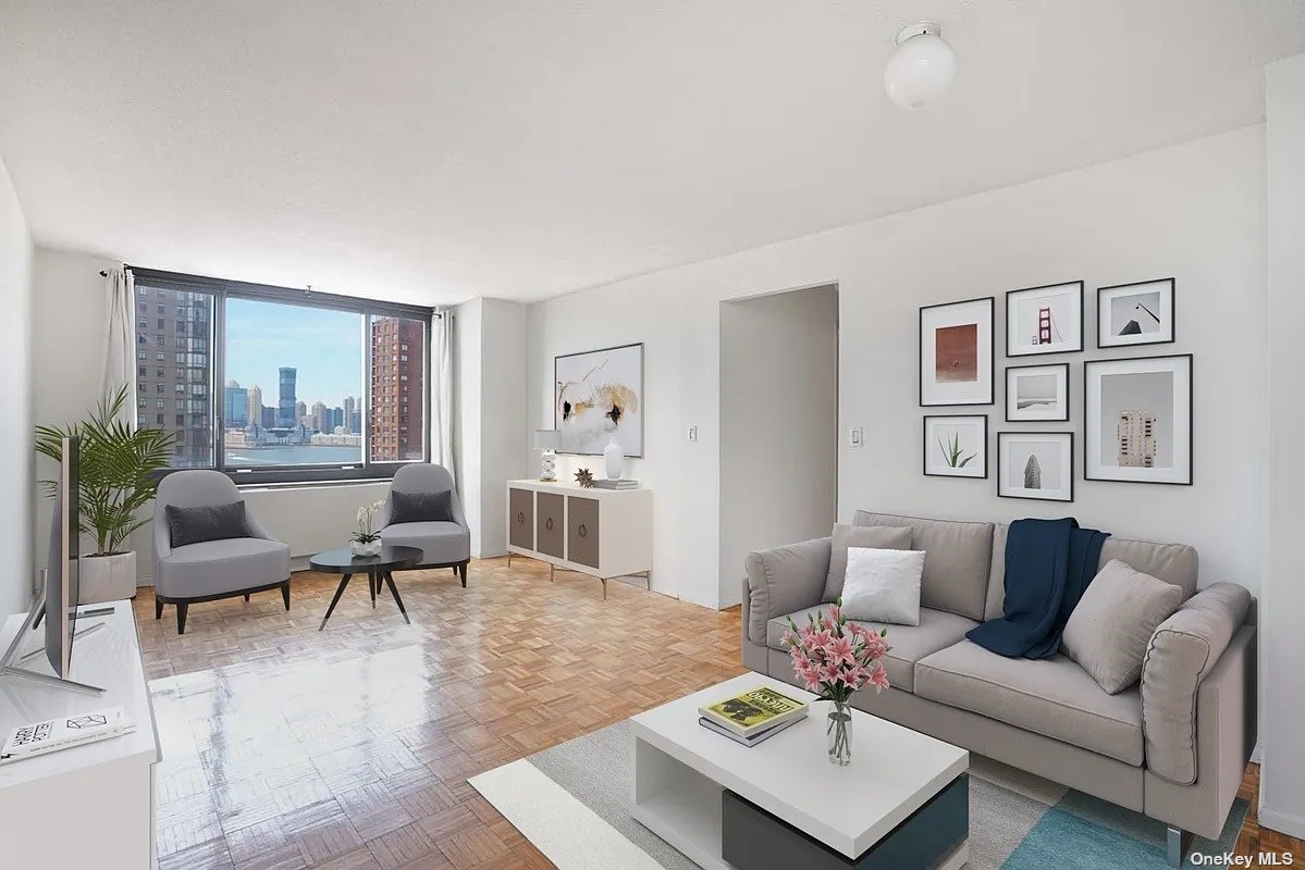 Apartment in New York - Rector Place  Manhattan, NY 10280