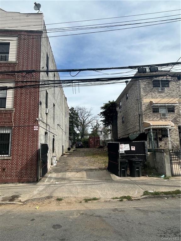 Commercial Lease in Bronx - 223rd  Bronx, NY 10466