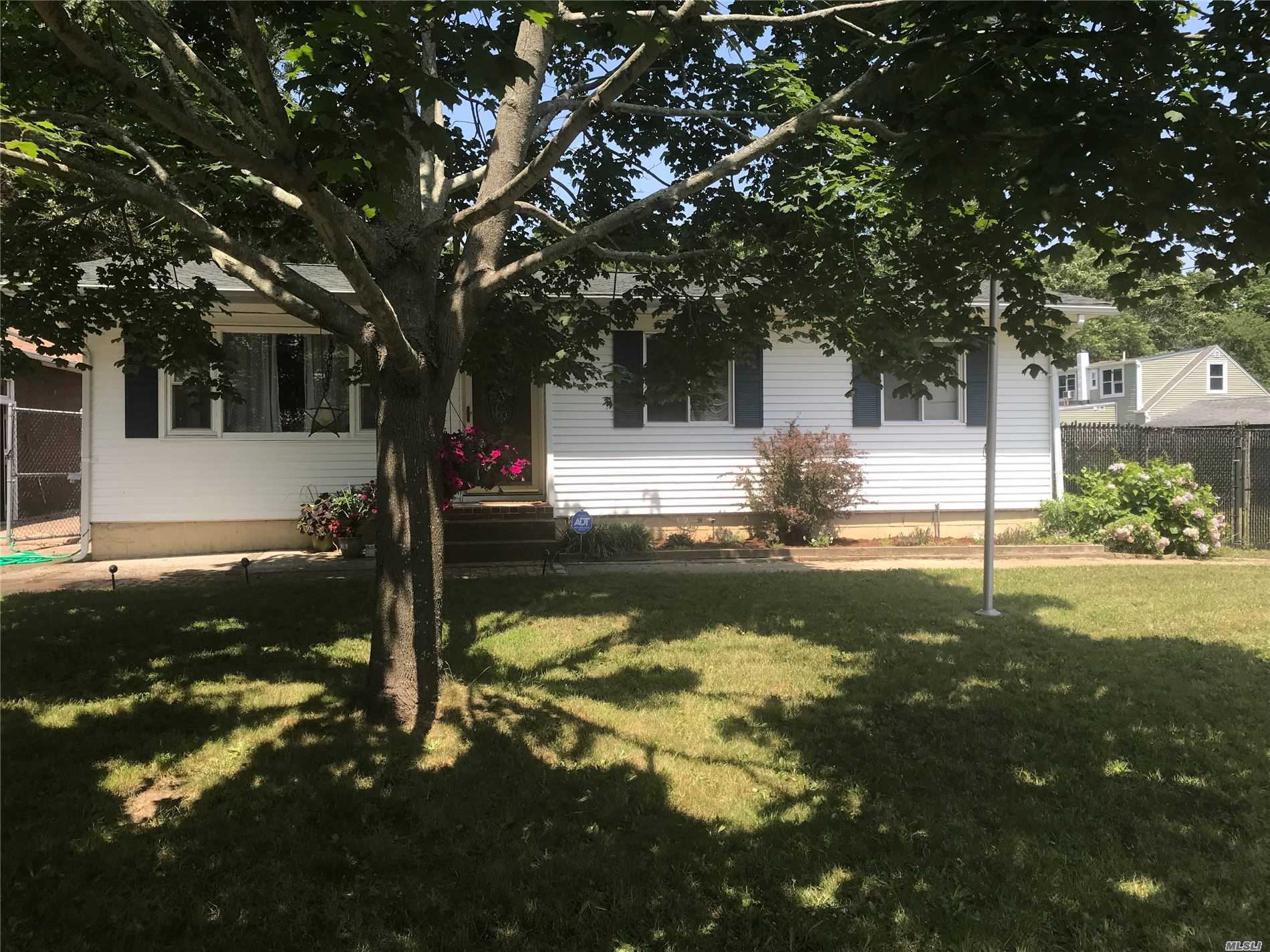 This lovely home features 3 brs 2 full bths, LR, large EIK, Full CAC, finished basement with OSE, Oversized 2 car garage with attic. 3 yr old roof updated plumbing. located close to Osprey park close to shopping and transportation