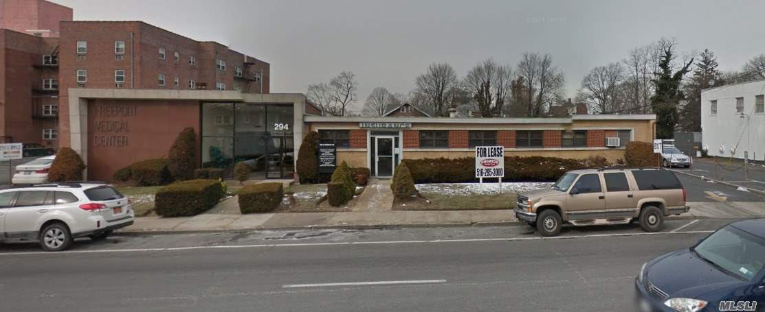 12, 000+/-Sf Multi Tenanted Professional Building With 21 Car On-Site Parking. Investment Opportunity!!! Lot Size 24, 570Sf Good Upside Potential. Near Public Transportation. Nassau County. Cap Rate 8%