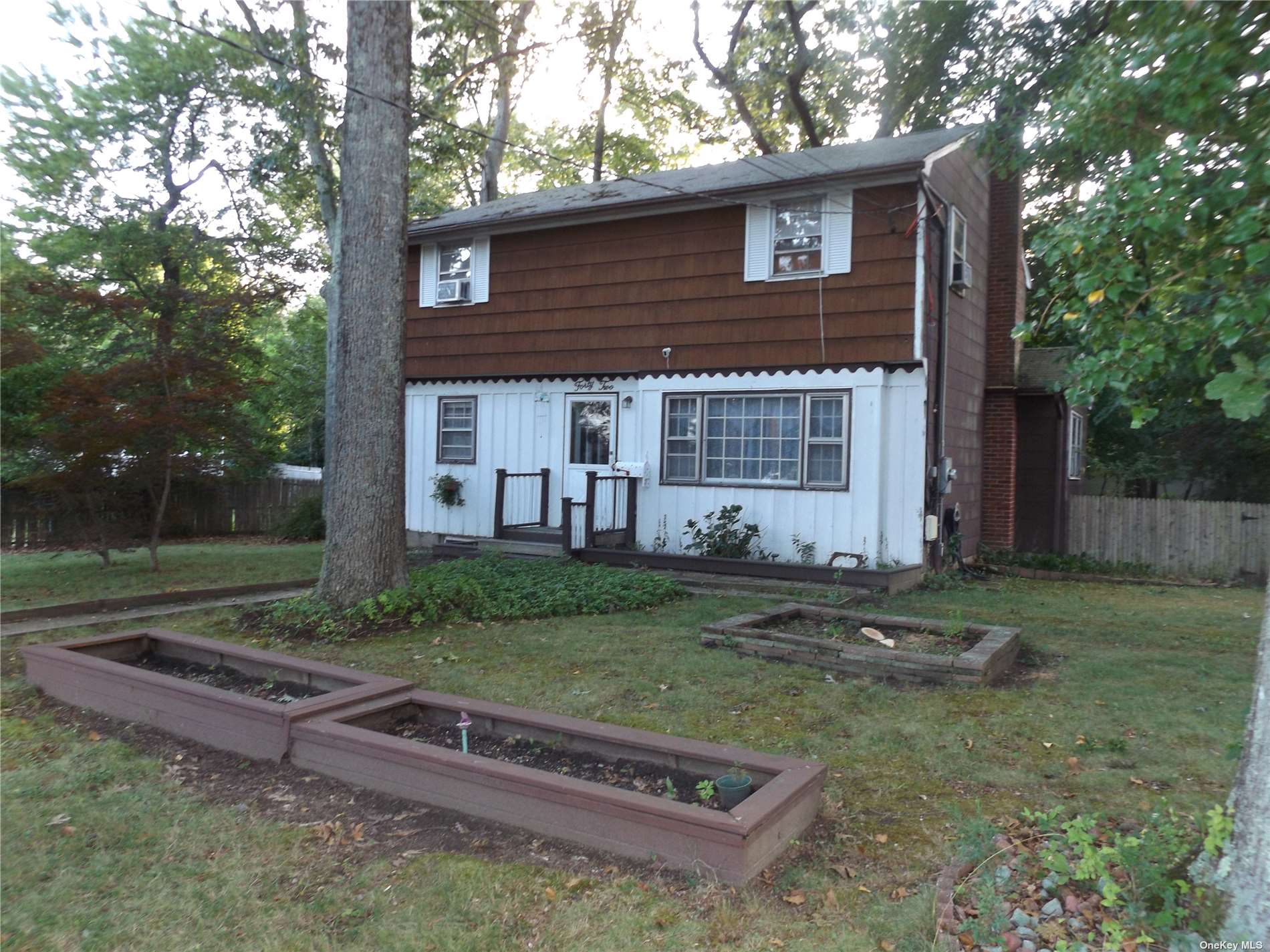 Single Family in Smithtown - Hunter  Suffolk, NY 11787