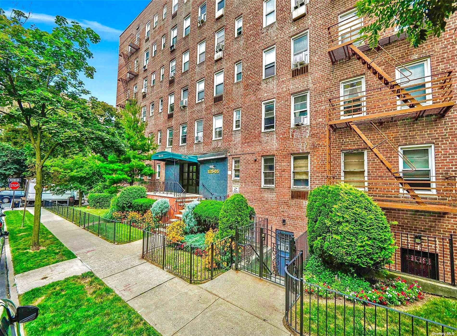Apartment in Kew Gardens - 84th  Queens, NY 11415