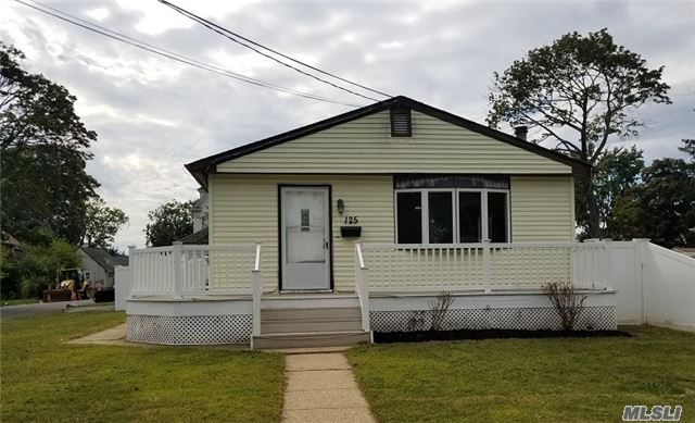 This Is A Fannie Mae Homepath Property. Subject Is A 3 Bedroom 1 Bath Ranch With A Full Basement. Copiague Schools. Close To Shopping, Transportation And Major Roadways