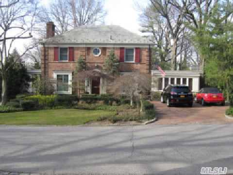 Welcome To This Gorgeous Brick Ch Colonial In The Prestigious Area Of Wyngate.Located In The Village Of Great Neck Plaza,This Wonderful Home Offers; 5 Bdrms,3 Full Bths,Steps From Lirr,Wyngate Park & Central Town Of Gn.Special Features: Some New Windows,New Eik W/Stainless Appliances,New Gas Heat & Hw,Alarm,Sprinkler,Cac,Saddle Rock & South Schools,Parkwood Pool & Tennis.