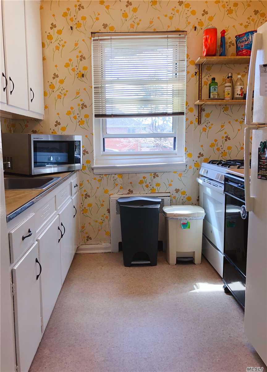 Large One Bedroom On 2nd Floor Located In Beautiful Garden Apt. Come With Two Free Parking Spaces! No Flip Tax.Near Queens College, Shopping, Transportation, Convenient To All. Seller Is Motivated To Sell. All Welcome.