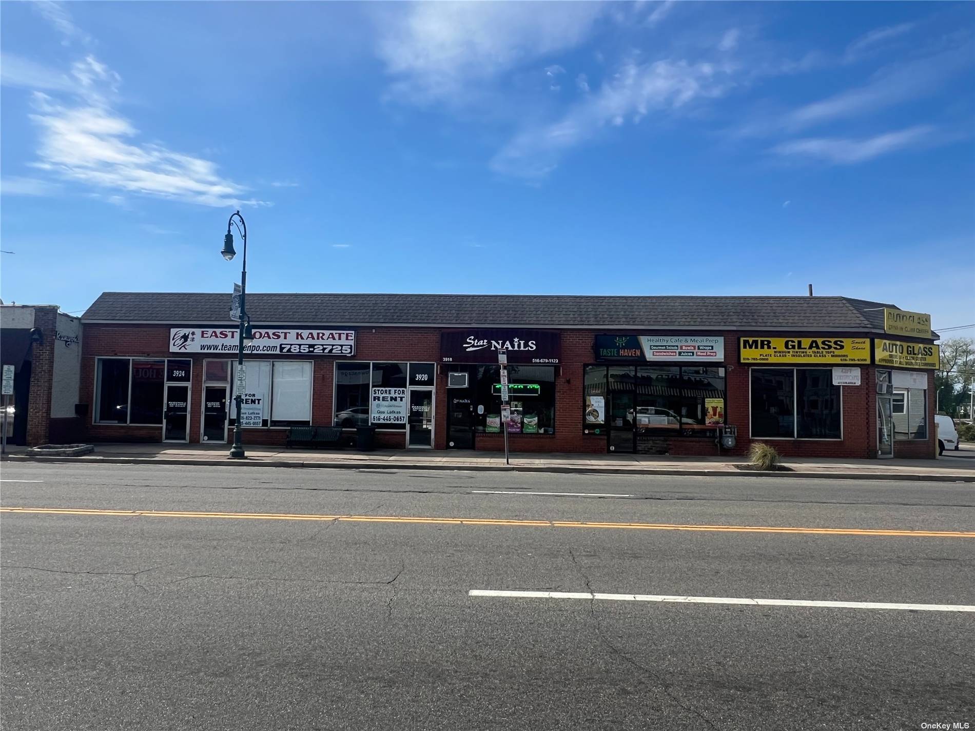 Commercial Lease in Seaford - Merrick  Nassau, NY 11783