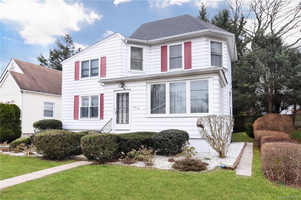 Single Family in Greenburgh - Florence  Westchester, NY 10522
