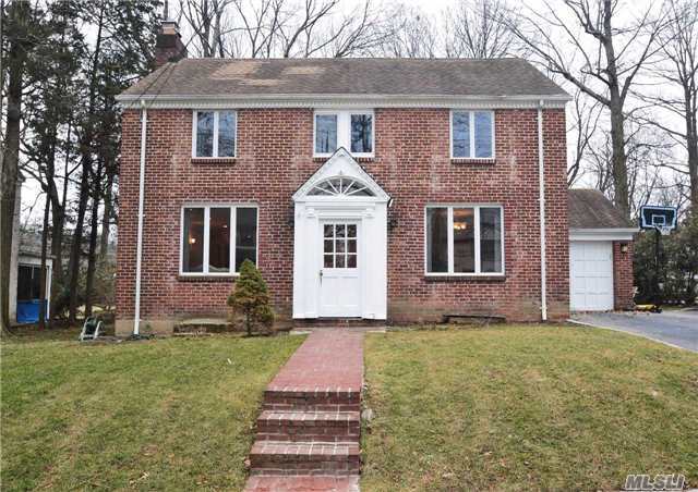 Beautiful Brick Colonial In Prestigious Village Of Thomaston. Ballroom Size Living Room W/Fireplace, Large Formal Dining Room, Top Of The Line Eik, Oversized Property Room To Expand Or Have Your Own Pool. A+ Location, Close To Lirr & Town, Easy Access To Highways.True Gem.