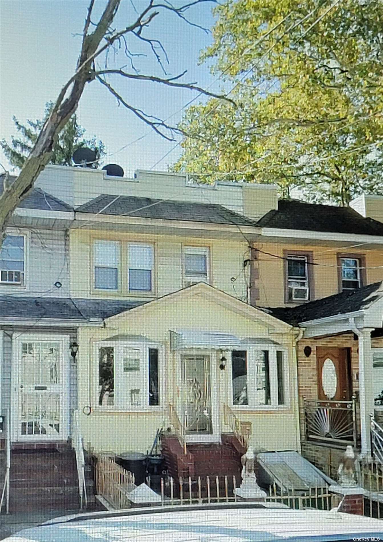 Single Family in Woodhaven - 91st  Queens, NY 11421