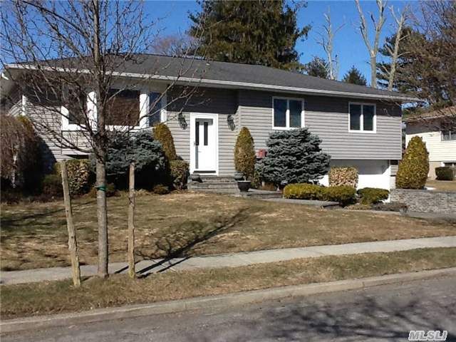 Move Right Into This Beautiful 4 Br, 3 Bth Home Located In The Famed Jericho Sd. Take A Dip In Ig Pool Or Enjoy Dinner On The 2-Tiered Trex Deck And Paver Patio. Additional Features Include, Cac, Gas Cooking/Heating And Fpl , Hw Flrs, Finished Lower Level, 2-Car Garage, Igs.