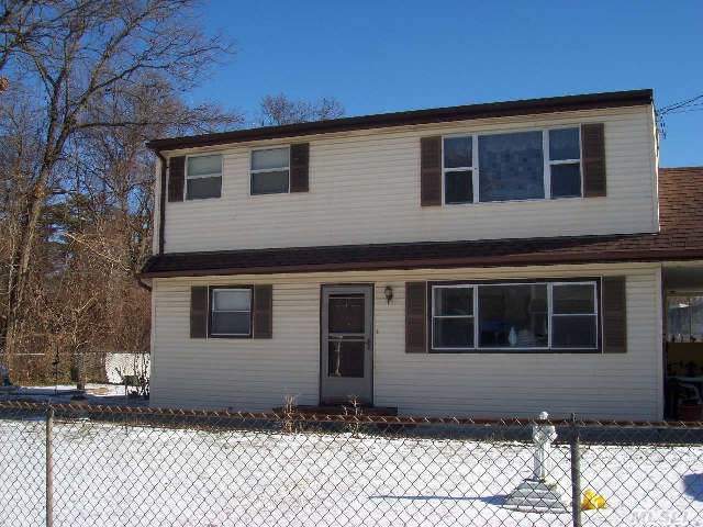 Separate Electric Meters And Thermostats,  Three Zones Heat Zones.  Detached Garage,  Big Property,  Dead End Street,  Close To All!