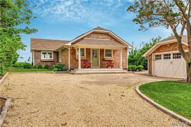 Sophisticated Soundfront Cottage - Nestled Between The Spectacular Sound & Bucolic Vineyards, This Charming & Chic 3Br 2 Bath Traditional Cedarshake Has Just Been Fully Renovated. This New Light-Filled, Open Concept With Waterviews From Almost Every Room Is Truly A Magical Retreat! .