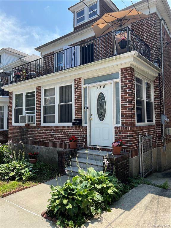 Two Family in Bronx - 240th  Bronx, NY 10470