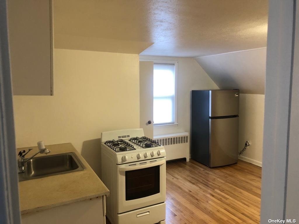 Apartment in Elmont - Baylis  Nassau, NY 11003