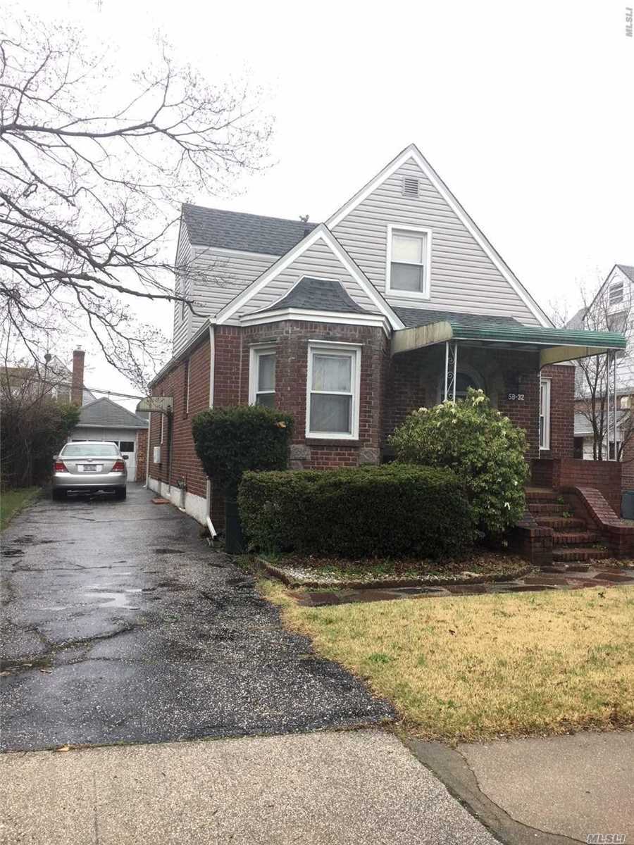 Beautiful 4 Bedrooms Cape In Prime Location In Fresh Meadows, Convenient To All.