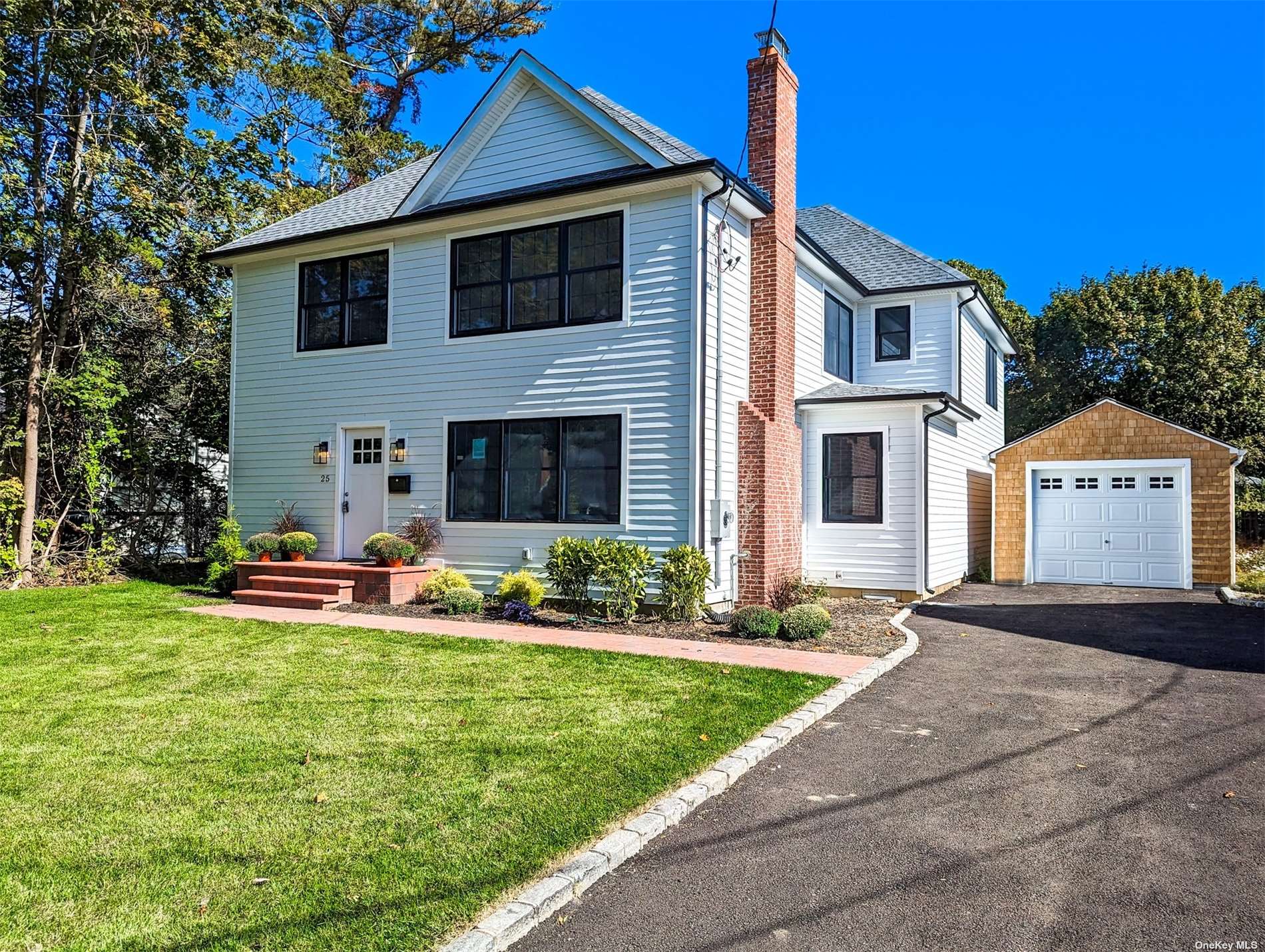 Single Family in Bellport Village - Country Club  Suffolk, NY 11713