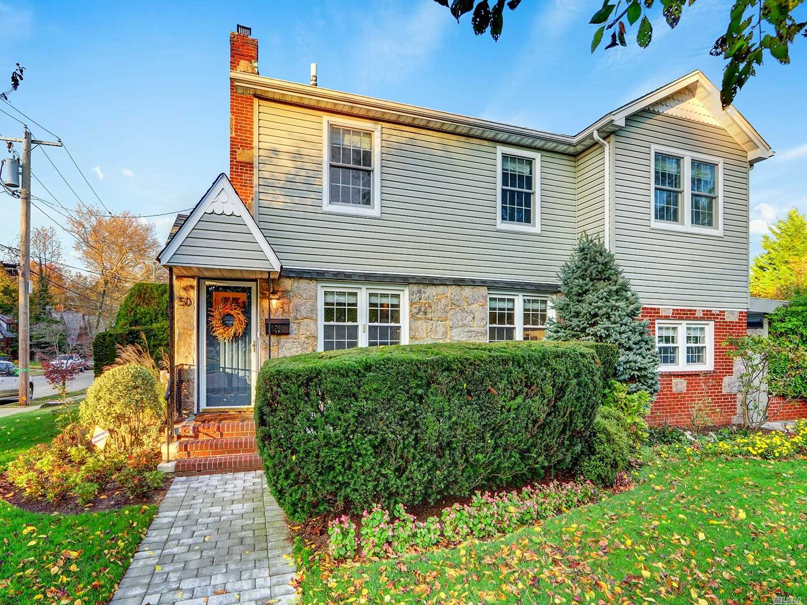 Unbelievable Opportunity to own a Stunning, Open Concept, Completely Renovated Colonial on 60x100 in Floral Park. Gleaming Hardwood floors, Top of the Line Appliances & Gorgeous Finishes throughout. 4 Bdrms, 3 Full Baths, Large Master Suite w/ WIC. Office, EIK w/ Wolfe Appliances, Sub-zero Refrigerator, Carrara Marble Counter-tops, Walk-in Pantry. Beautiful Living Rm/Dining Rm Combo, Huge Family Rm, Finished Basement and Inviting Outdoor Living Space. All New CAC, Heating, Windows, Siding, Roof, Generator