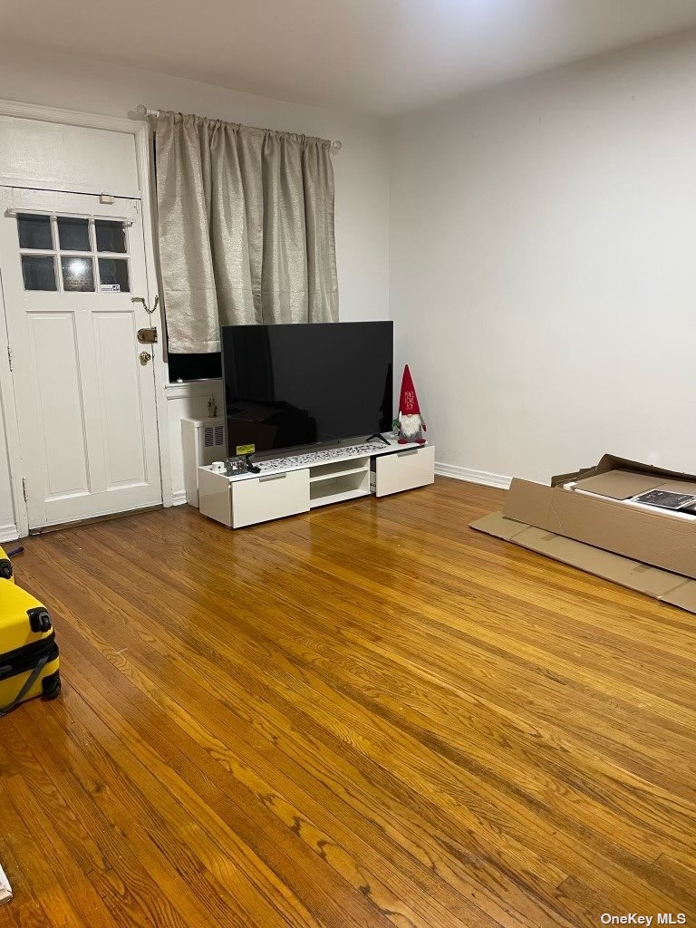 Apartment in East Elmhurst - 80th St  Queens, NY 11370