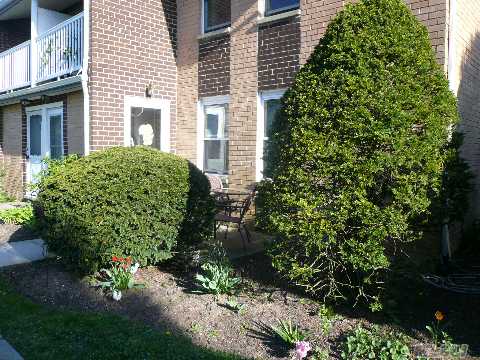 Lovely & Private Ground Floor 2Br, 2Bth End Unit In Security Gated Community W/Hardwood Floors Throughout, New Windows & Doors, New Washer/Dryer, Patio, Nicely Landscaped, Convenient Parking, Pet Friendly W/Dog Walks, Common Charges Inc: Heat, Cooking Gas, & Water, Must See!