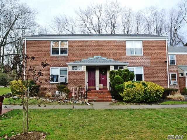 Mint Condition, 1 Bedroom Desirable Bayview Section Of Rosyln Gardens, Hardwood Floors, New Kitchen & All New Appliances, All Renovated, Lr/Dr Combo. High Hats Galore. Quiet & Amazing! Steps To Lirr Roslyn Train Station. Highways, Roslyn Village, Top Shopping & Restaurants With Roslyn Schools. Finance Allowed Up To 90%