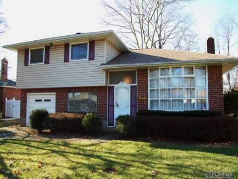 Beautiful White Birch, Split Level Home In Perfect Mid-Block Location! Features New Roof, New Bathrooms, New Tile Throughout, Gas-Cooking, New Paint And More! Jericho Schools, George Jackson Elementary School.