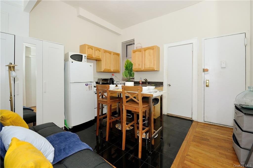 Apartment 45th  Manhattan, NY 10036, MLS-H6265170-10