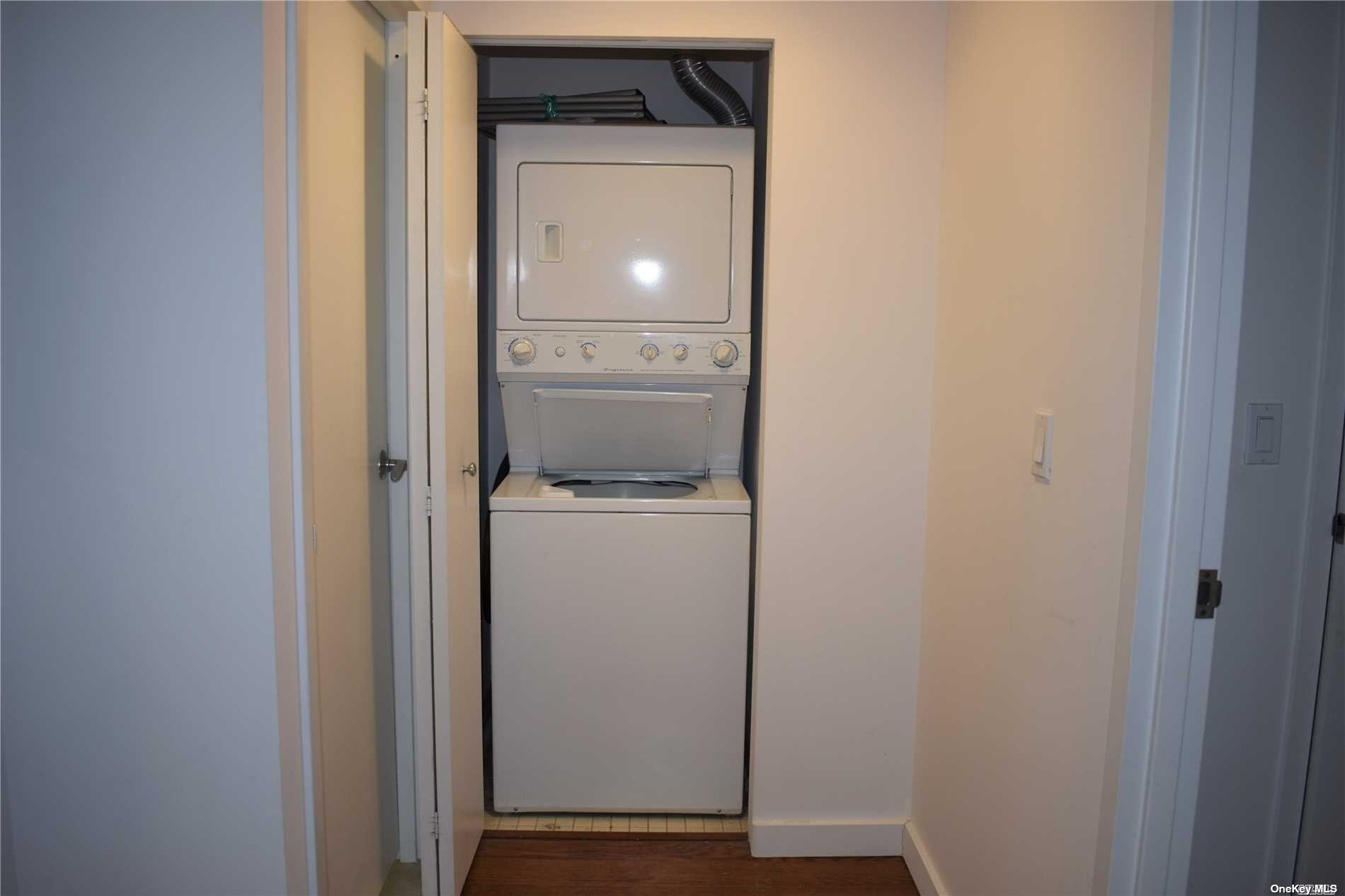 Apartment College Point  Queens, NY 11354, MLS-3507580-10